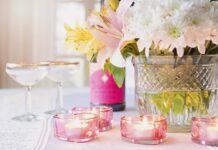 Jak ułożyć sztućce i serwetki na stole? Jak ułożyć sztućce i serwetki na stole?