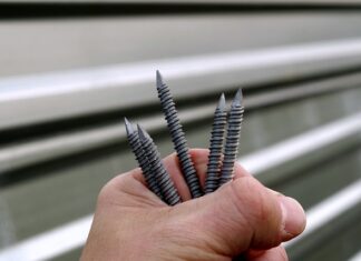 Jak mocować płyty OSB do betonu? Jak mocować płyty OSB do betonu?